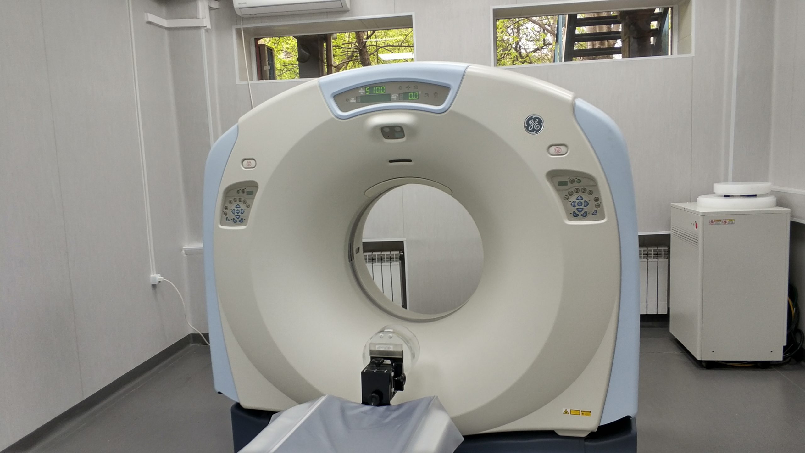 Компютърен томограф с работна конзола, BrightSpeed Elite 16 - Medical ...